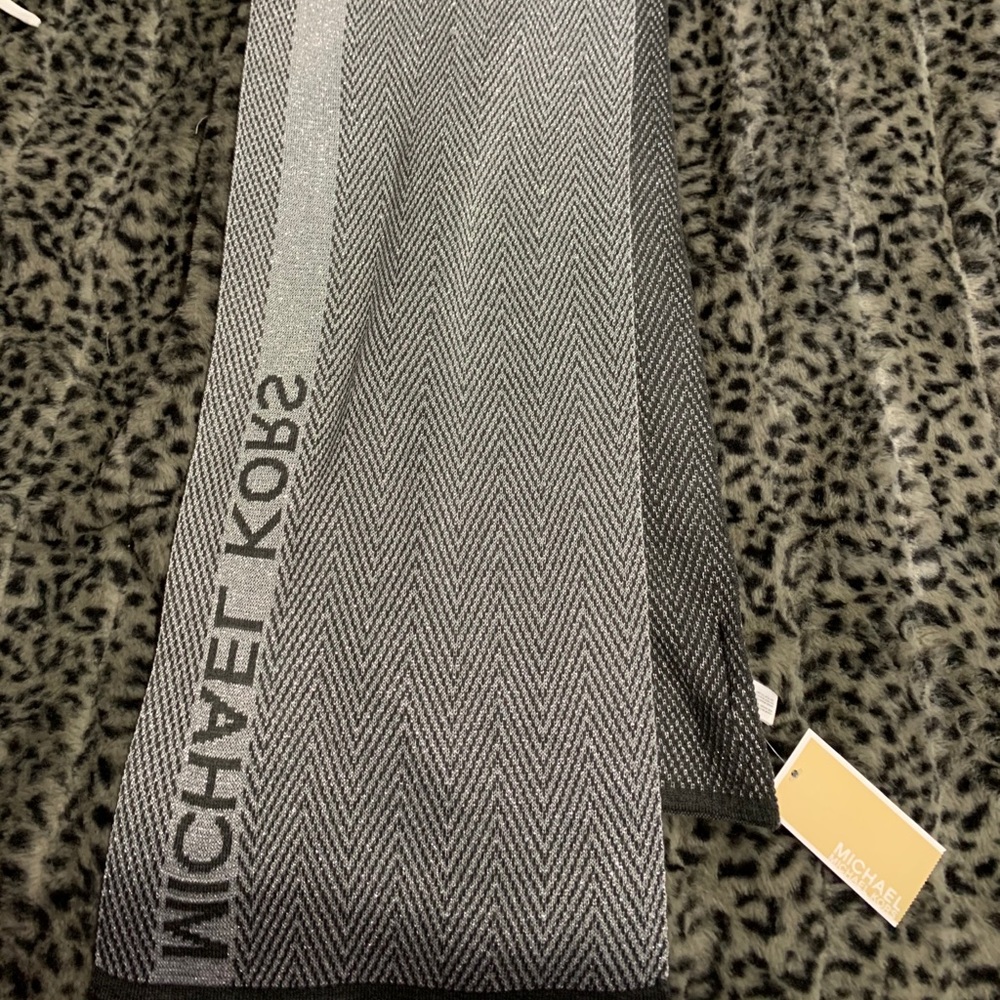 Scarf - Picture 2 of 3